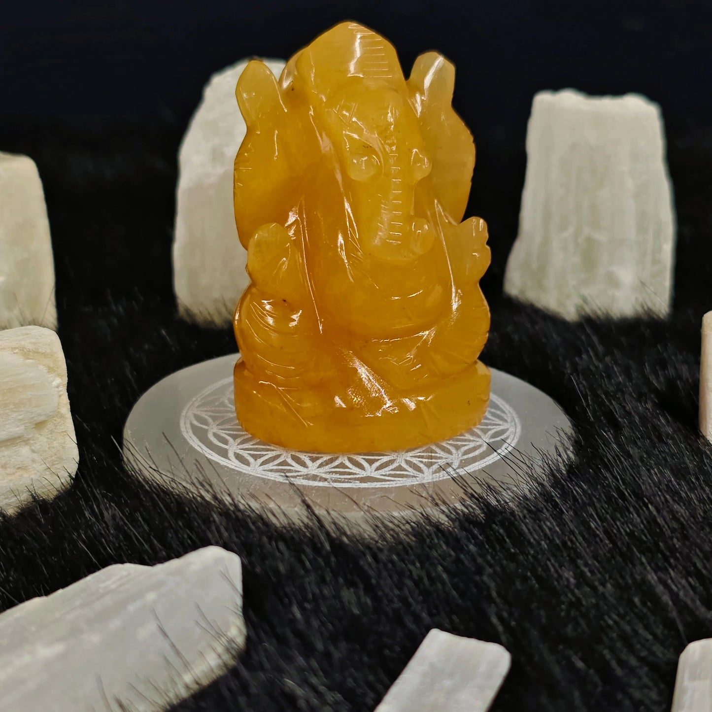 Energised Selenite Plate by THE GEM’Z featuring natural selenite for cleansing crystals, recharging energy, and spiritual balance.