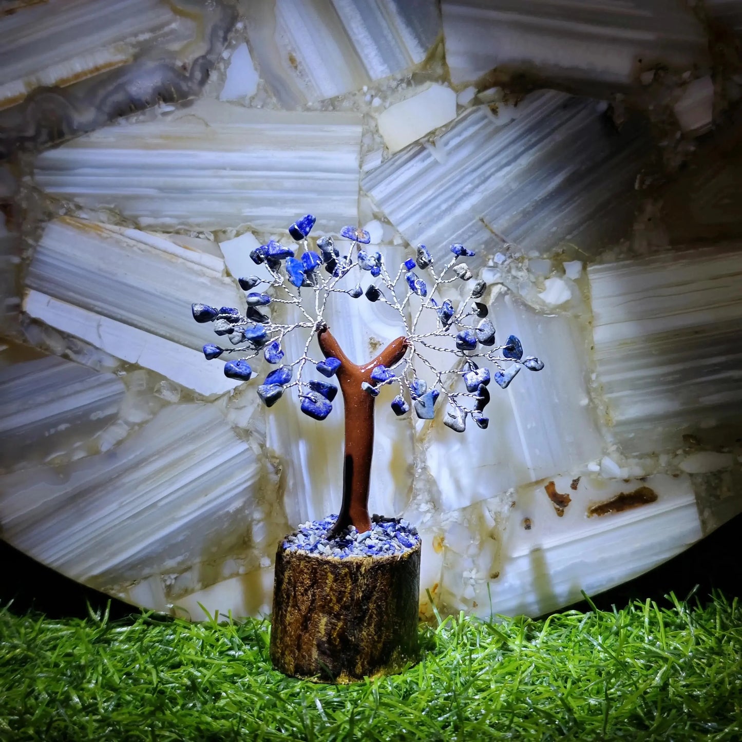 Sodalite Crystal Chips Tree – The Stone of Wisdom, Communication, and Emotional Balance My Store