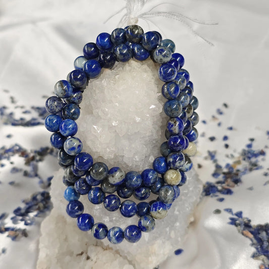 Close-up of Energised Lapis Lazuli Japa Mala by THE GEM’Z showing natural lapis lazuli beads to enhance truth, clarity, and inner vision.
